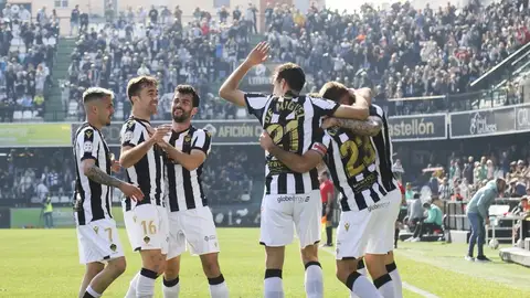 El CD Castellón celebra una victoria, en Castalia El CD Castellón celebra una victoria, en Castalia