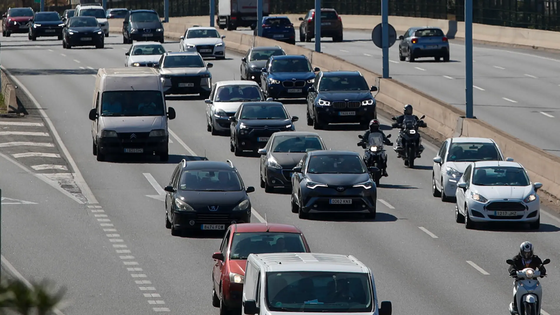 Atención a las carreteras: la DGT prevé más de 6,5 millones de viajes en el Puente de Mayo