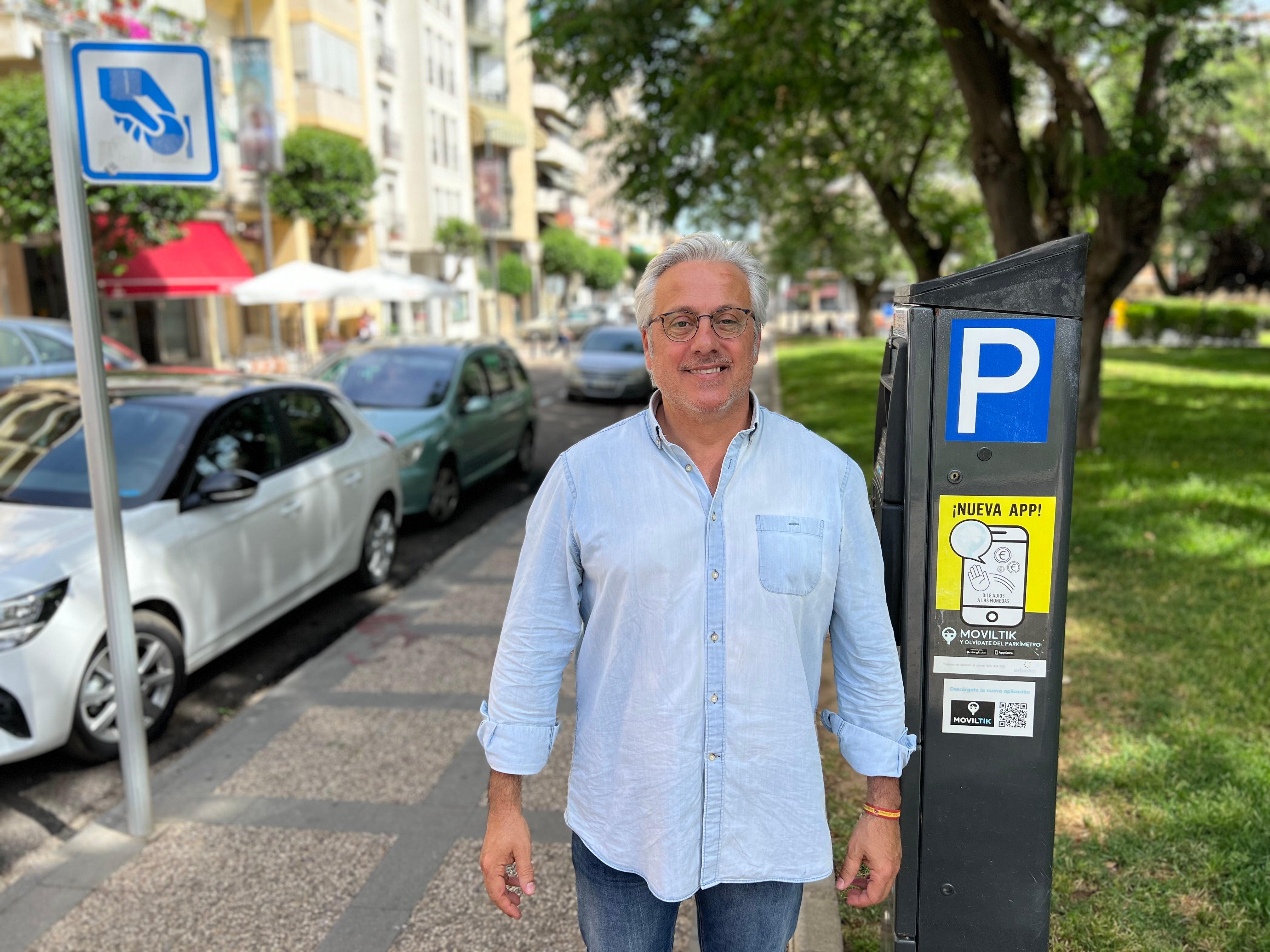 XMérida apuesta por eliminar la zona azul y crear bolsas de aparcamiento en el centro XMérida apuesta por eliminar la zona azul y crear bolsas de aparcamiento en el centro