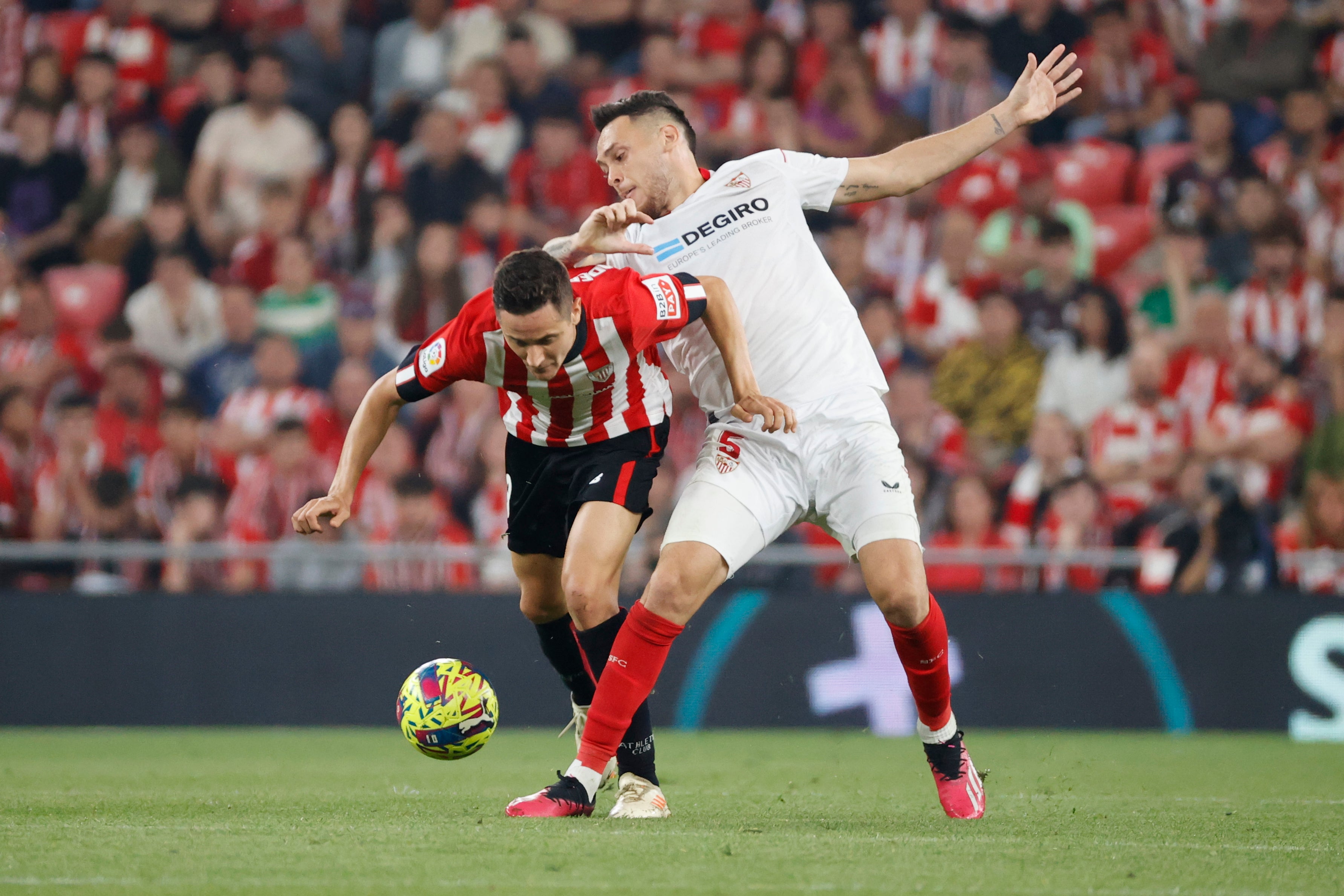 Ocampos: "Creo que fue penalti, me arrastró la pierna" Ocampos: "Creo que fue penalti, me arrastró la pierna"
