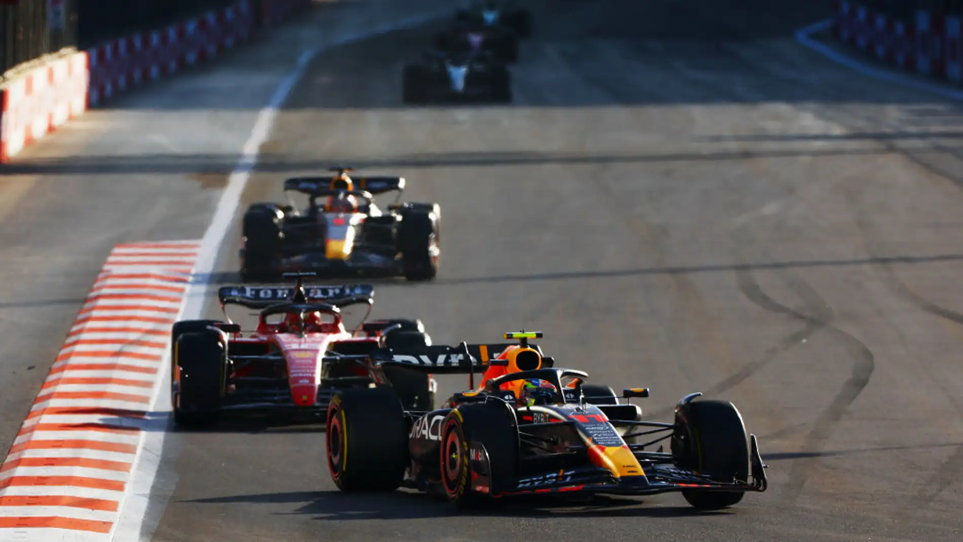 Checo' sorprende a Leclerc y se en el primer sprint la temporada | Cero Radio