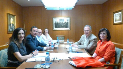 Reunión de representantes del Colegio de Abogados de Elche con el director general de Justicia.