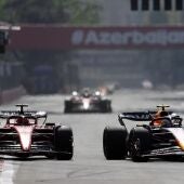 'Checo' Pérez gana en Azerbaiyán; Alonso queda cuarto y Sainz, quinto