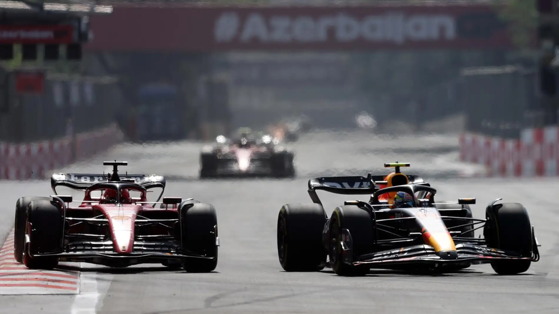 'Checo' Pérez gana en Azerbaiyán; Alonso queda cuarto y Sainz, quinto