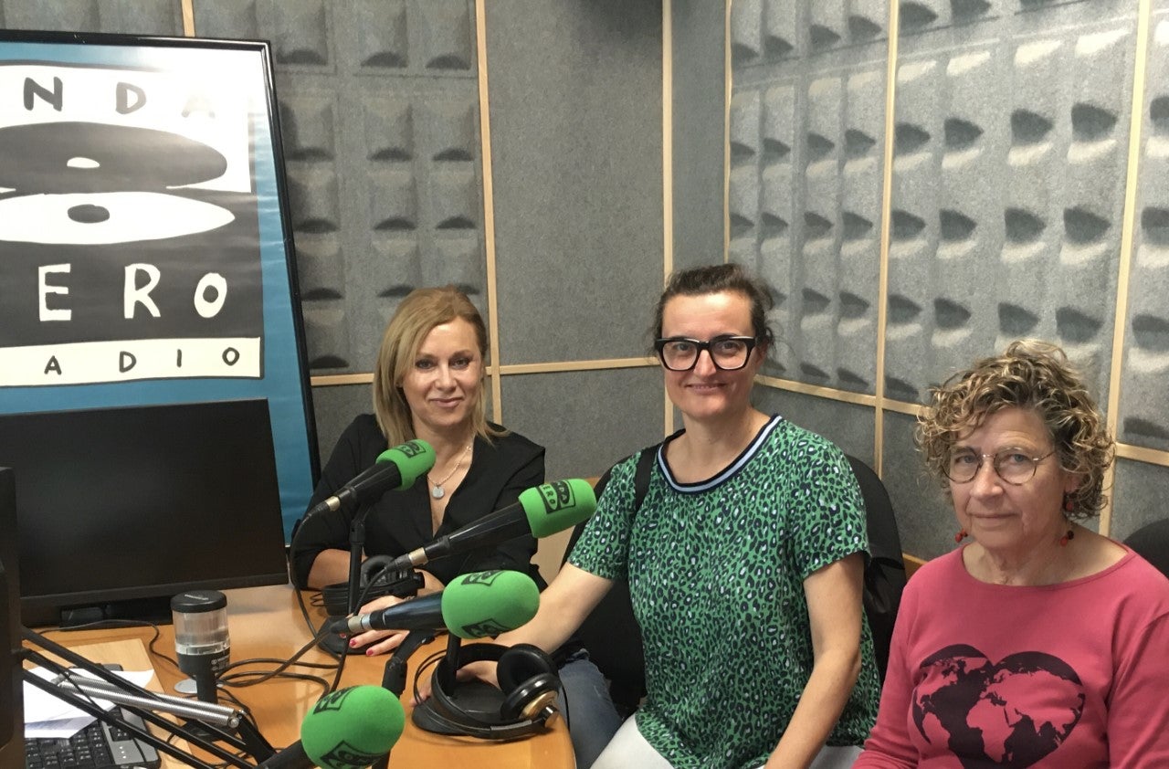 Colectivos feministas reivindican la permanencia de las funciones prestadas por las áreas de igualdad en Sagunto Colectivos feministas reivindican la permanencia de las funciones prestadas por las áreas de igualdad en Sagunto