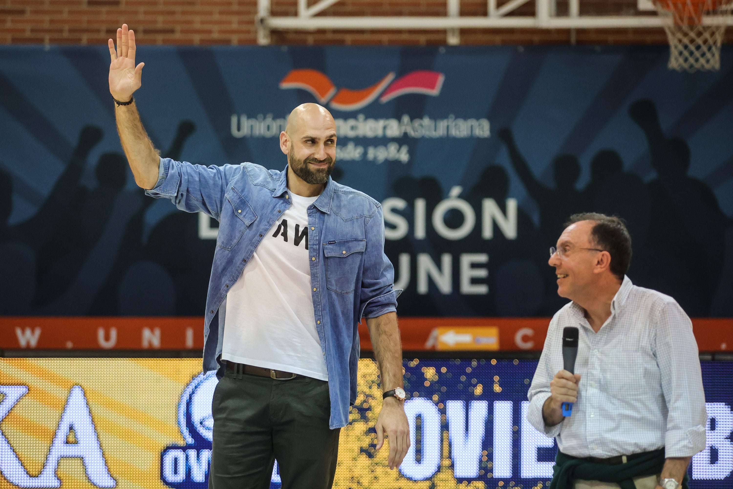 El Alimerka retirará la camiseta de Oliver Arteaga El Alimerka retirará la camiseta de Oliver Arteaga