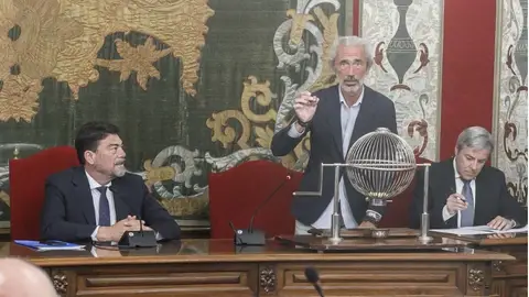 ¿Te ha tocado la 'bolita' para ser presidente o vocal de alguna mesa electoral de Alicante? ¿Te ha tocado la 'bolita' para ser presidente o vocal de alguna mesa electoral de Alicante?