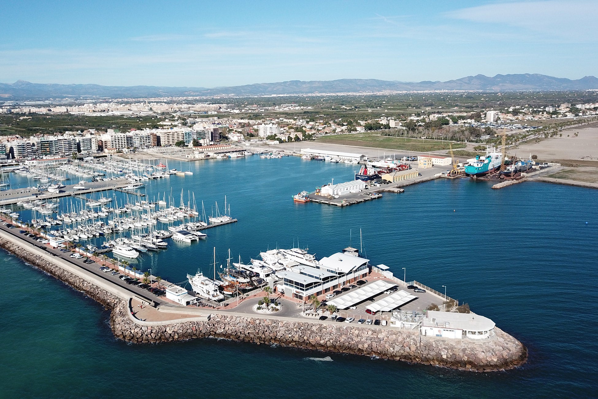 Juzgan a dos guardia civiles por presunta participación en una descarga de 2.000 kilos de hachís por Borriana (Castellón) Juzgan a dos guardia civiles por presunta participación en una descarga de 2.000 kilos de hachís por Borriana (Castellón)