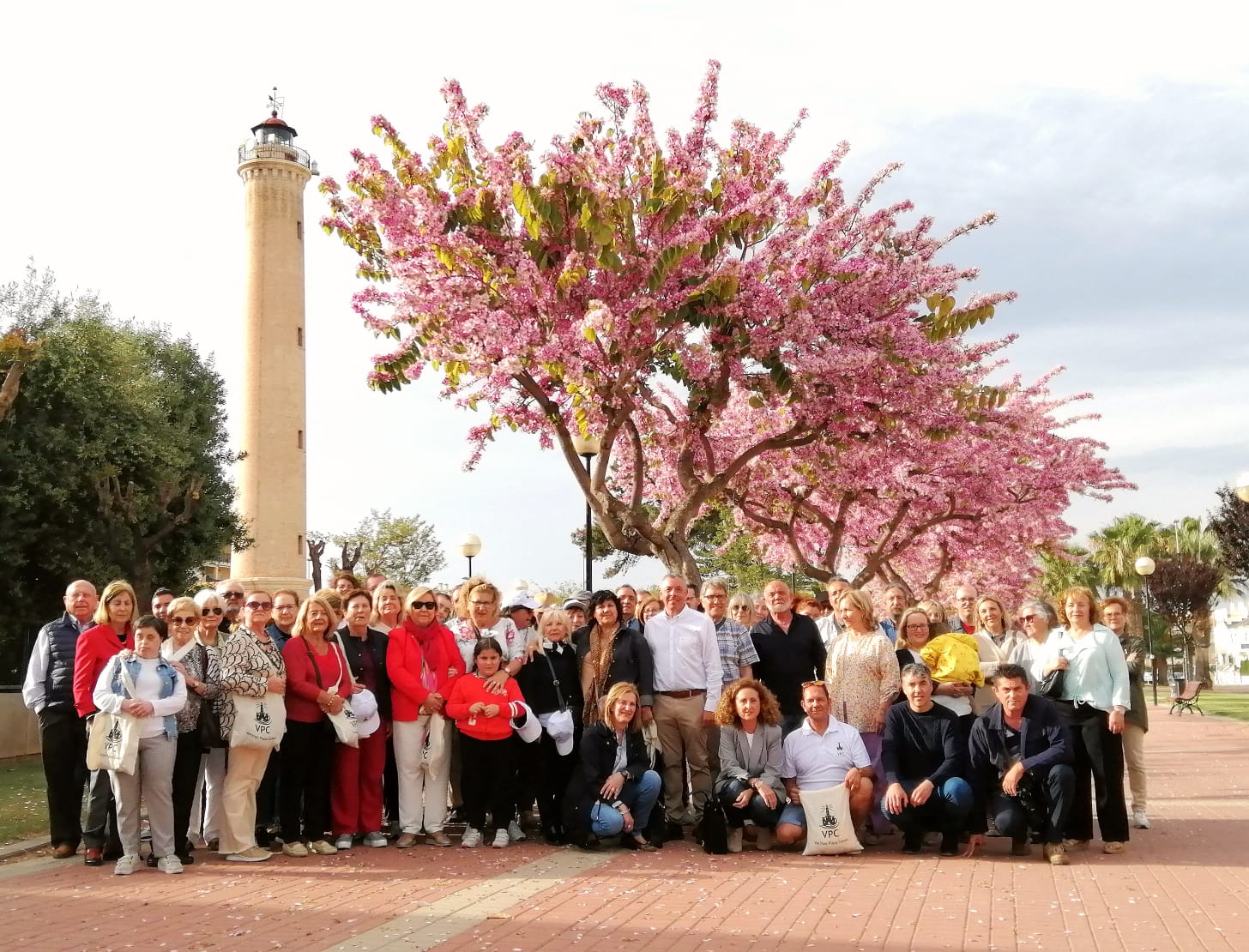 La ciudadanía toma la política: El caso de Agrupación Vecinos Playa de Canet La ciudadanía toma la política: El caso de Agrupación Vecinos Playa de Canet