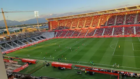 Figueroa Vázquez refleja en el acta el lanzamiento de una botella Fútbol