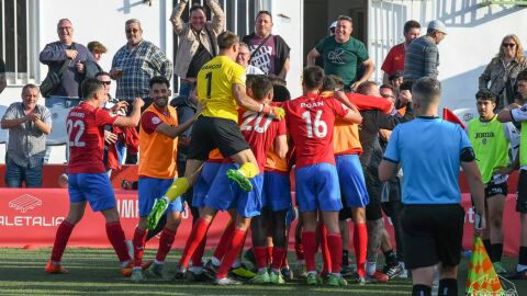 El Atlético Saguntino celebrá la salvación