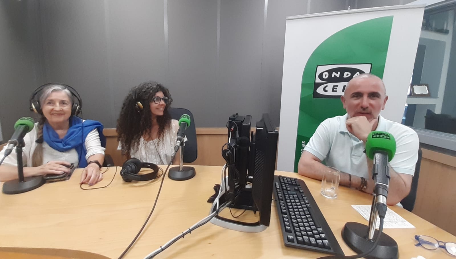 Los responsables del cohousing de Asturias 'Axuntase' en Julia en la Onda Los responsables del cohousing de Asturias 'Axuntase' en Julia en la Onda