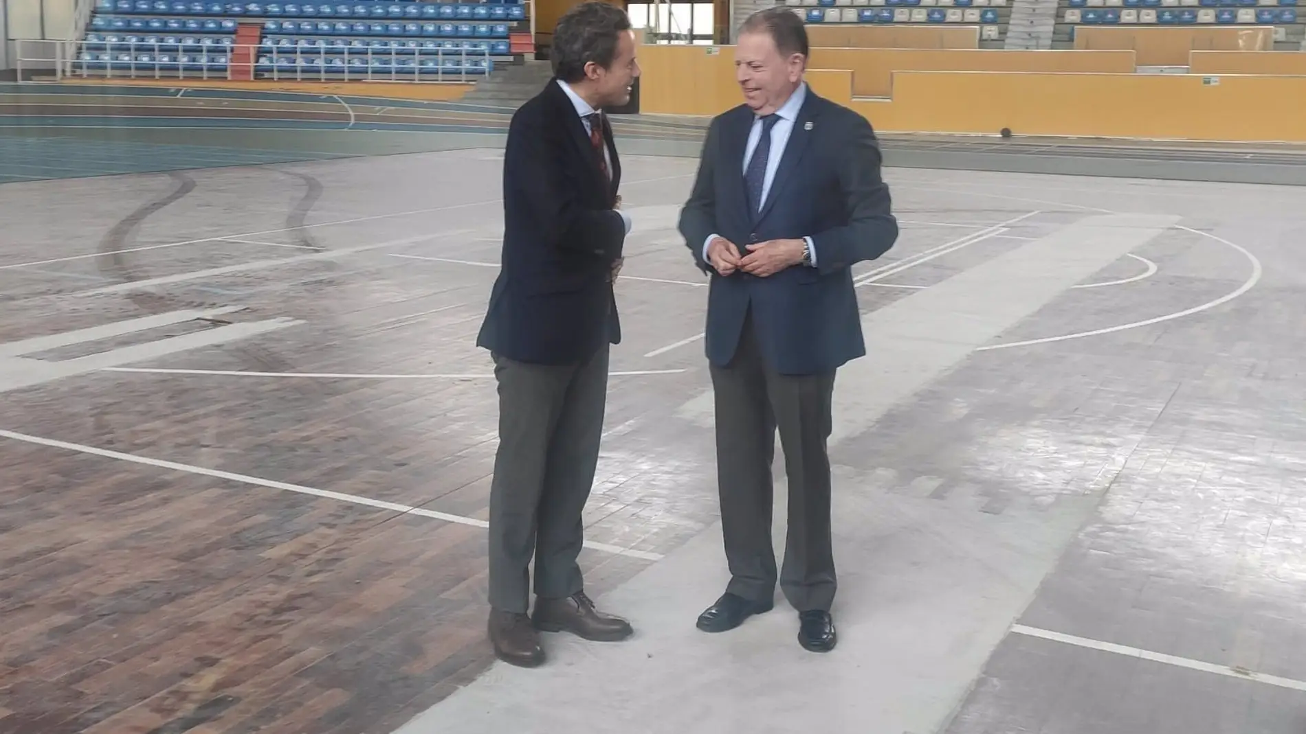 Ignacio Cuesta y Alfredo Canteli, en el Palacio de los Deportes de Oviedo - EUROPA PRESS