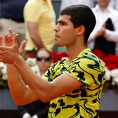 Alcaraz arrolla a Zverev y ya está en cuartos Alcaraz arrolla a Zverev y ya está en cuartos