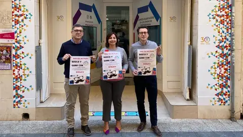 La edil de Comercio, María García, en la presentación de una campaña comercial junto a representantes de ACMO La edil de Comercio, María García, en la presentación de una campaña comercial junto a representantes de ACMO