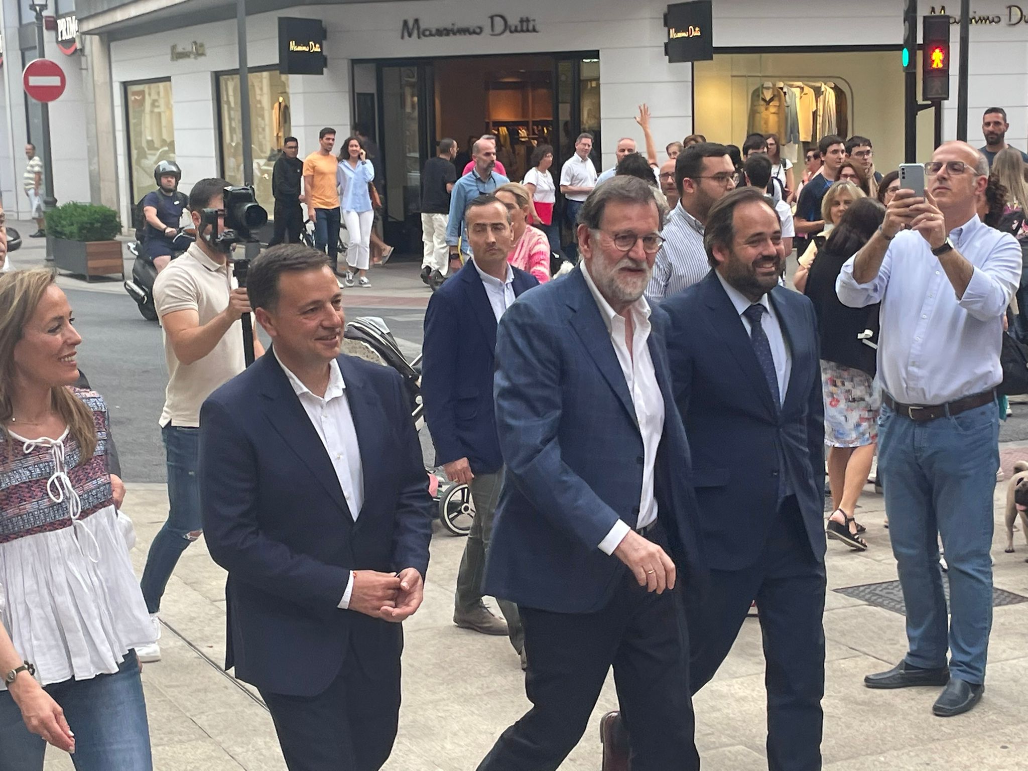 Rajoy apoya la candidatura de Serrano a la alcaldía de Albacete por el Partido Popular Rajoy apoya la candidatura de Serrano a la alcaldía de Albacete por el Partido Popular
