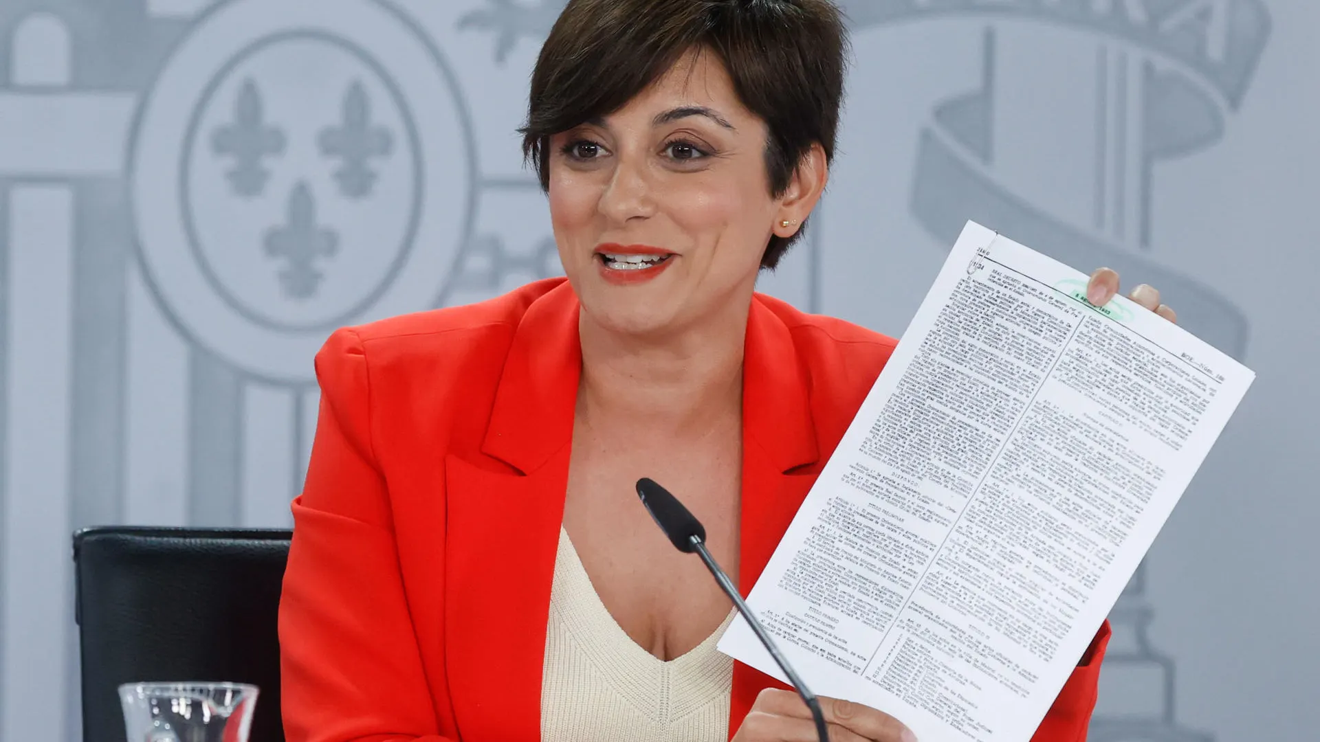 La ministra de Política Territorial, Isabel Rodríguez El Gobierno acusa al PP de "atacar la democracia" al saltarse el protocolo con Bolaños en el 2 de mayo