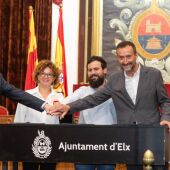 Ximo Puig, presidente de la Generalitat; Josefina Buena, consellera de Universidades; Raúl y Verdú; cofundador de PLD Space; y y Carlos González, alcalde de Elche.