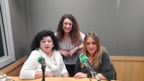 Mari Paz, Isabel, Luc&iacute;a