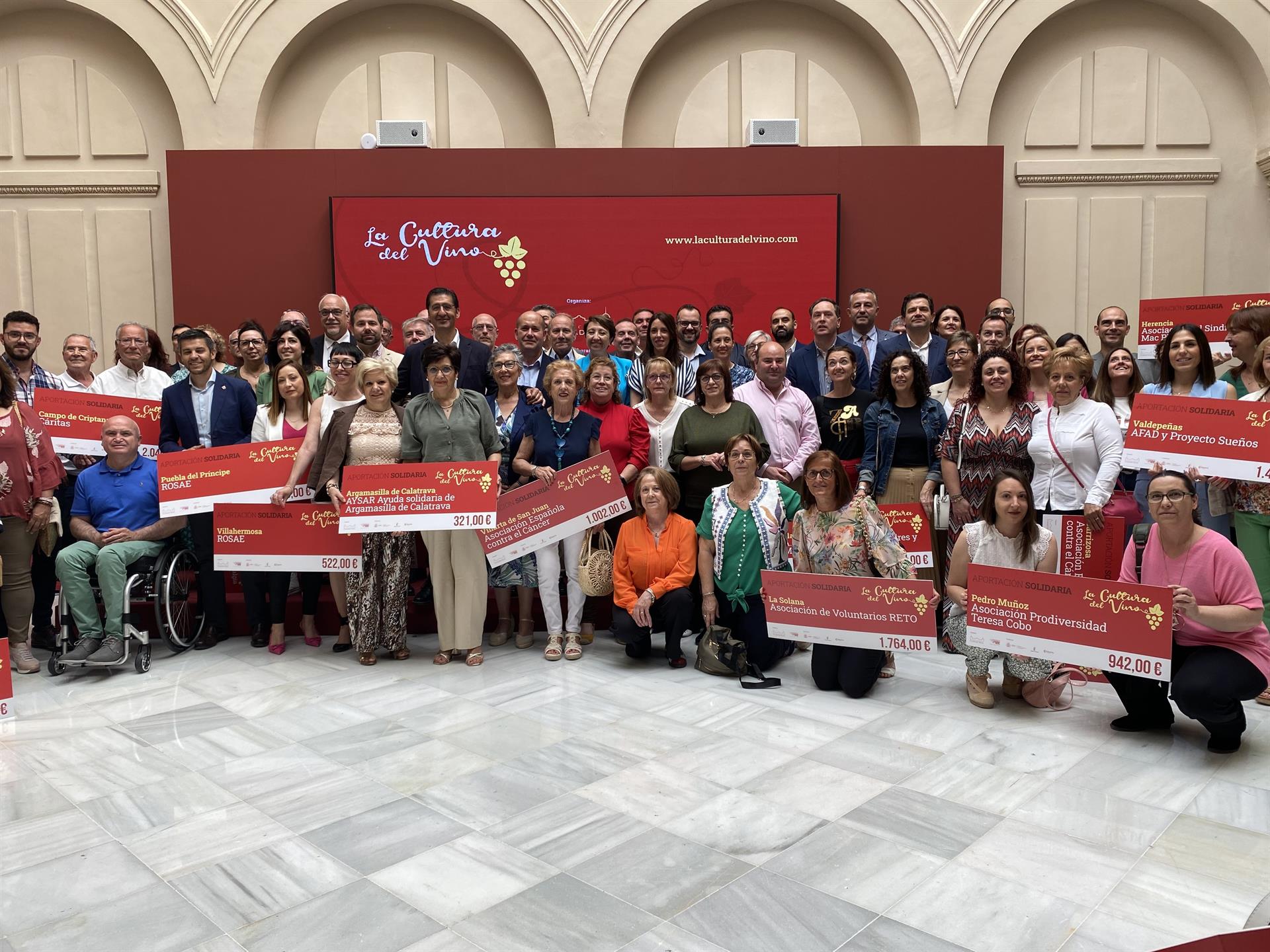 Casi 40 asociaciones de Ciudad Real reciben 34.000 euros recaudados en eventos solidarios de 'La Cultura del Vino' Casi 40 asociaciones de Ciudad Real reciben 34.000 euros recaudados en eventos solidarios de 'La Cultura del Vino'