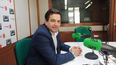 Miguel Ángel Valverde en los estudios de Onda Cero