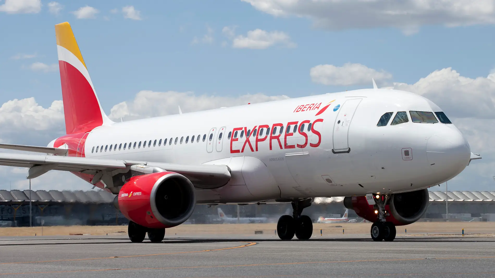 Avión de Iberia Express operando una ruta 