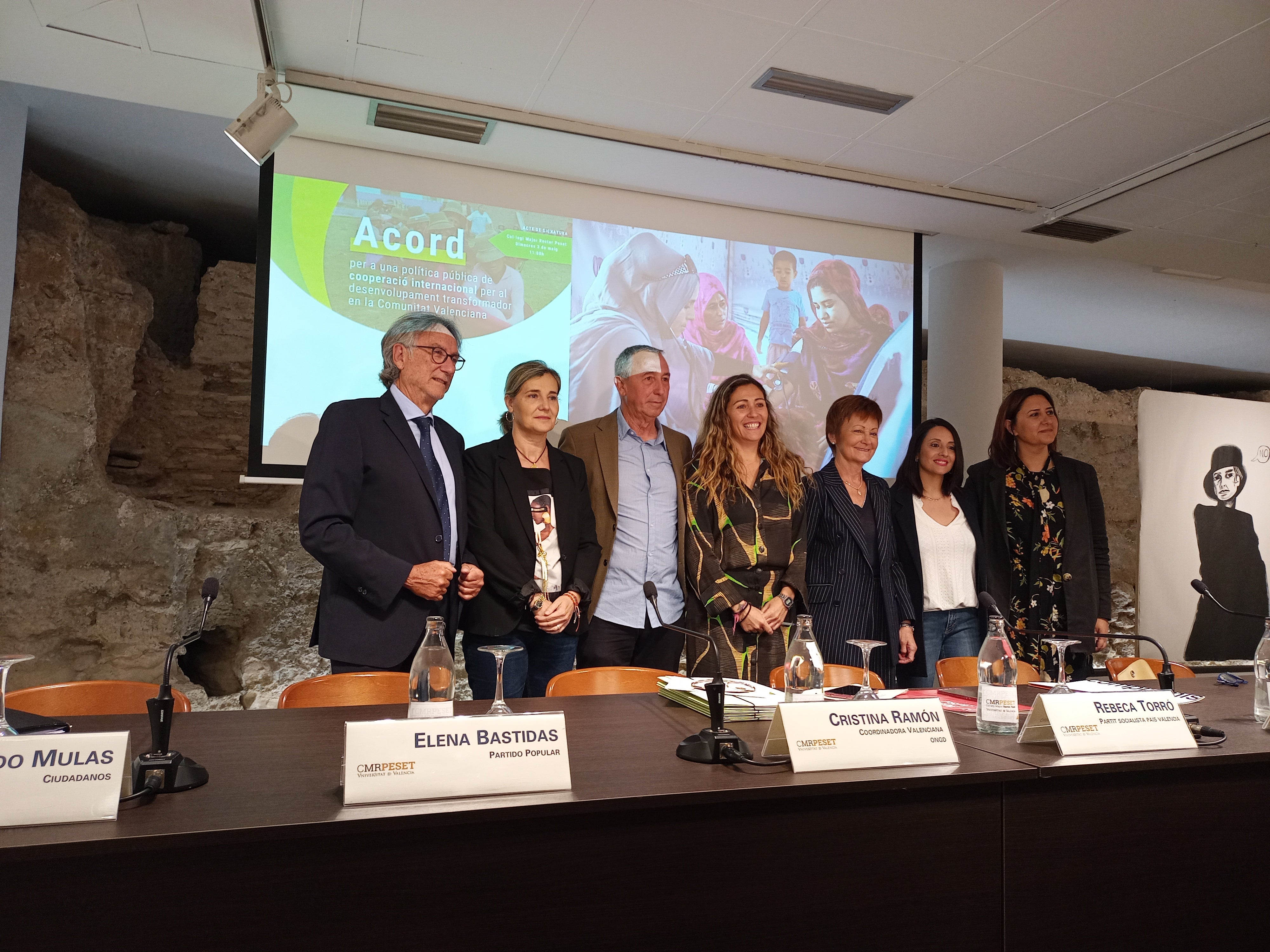 Los partidos políticos se comprometen a impulsar la cooperación en la próxima legislatura Los partidos políticos se comprometen a impulsar la cooperación en la próxima legislatura