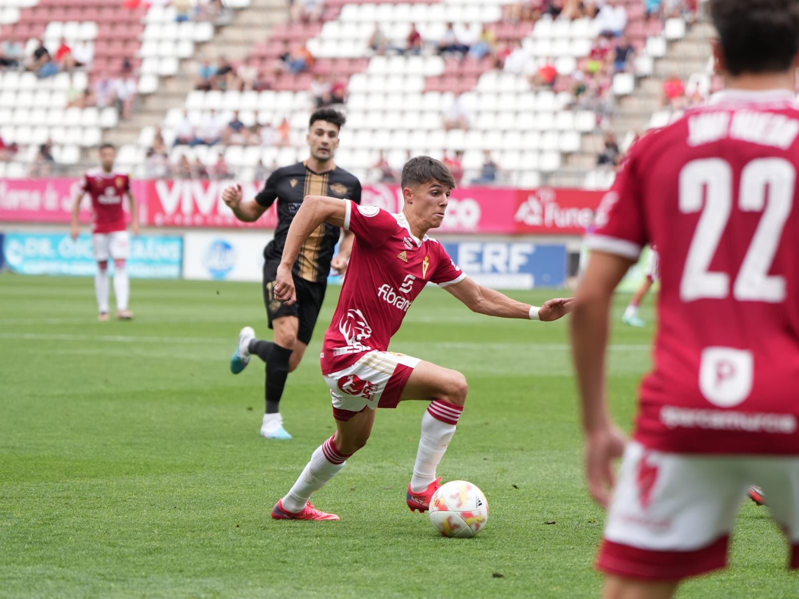 Arnau Ortiz: "A la plantilla del Real Murcia no le preocupa la presión" Arnau Ortiz: "A la plantilla del Real Murcia no le preocupa la presión"