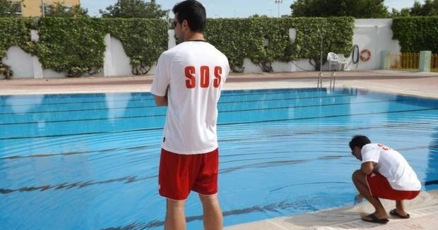 Piscinas privadas ¿Cuándo es obligatorio contar con un socorrista? Piscinas privadas ¿Cuándo es obligatorio contar con un socorrista?