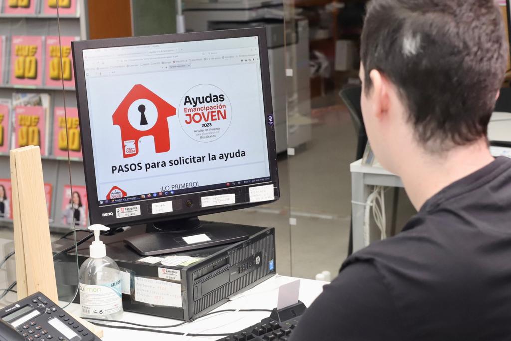 El Ayuntamiento de Zaragoza reparte 1,2 millones entre jóvenes emancipados El Ayuntamiento de Zaragoza reparte 1,2 millones entre jóvenes emancipados