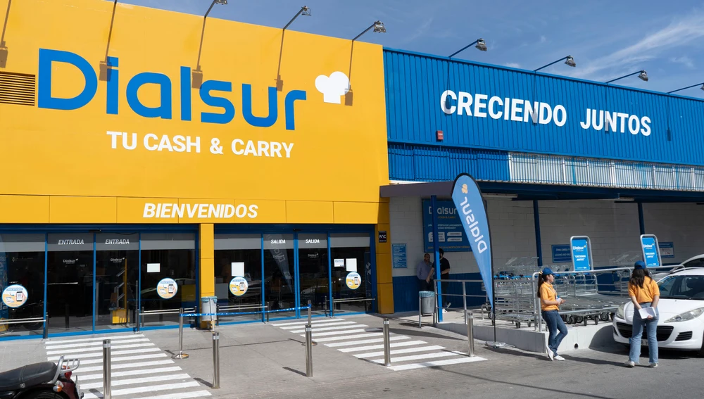 Fachada de las instalaciones del Cash&Carry Dialsur Torrevieja Fachada de las instalaciones del Cash&Carry Dialsur Torrevieja