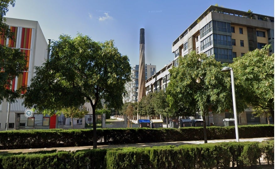 El Ayuntamiento de València adjudica la restauración de dos chimeneas industriales de principios del siglo XX El Ayuntamiento de València adjudica la restauración de dos chimeneas industriales de principios del siglo XX