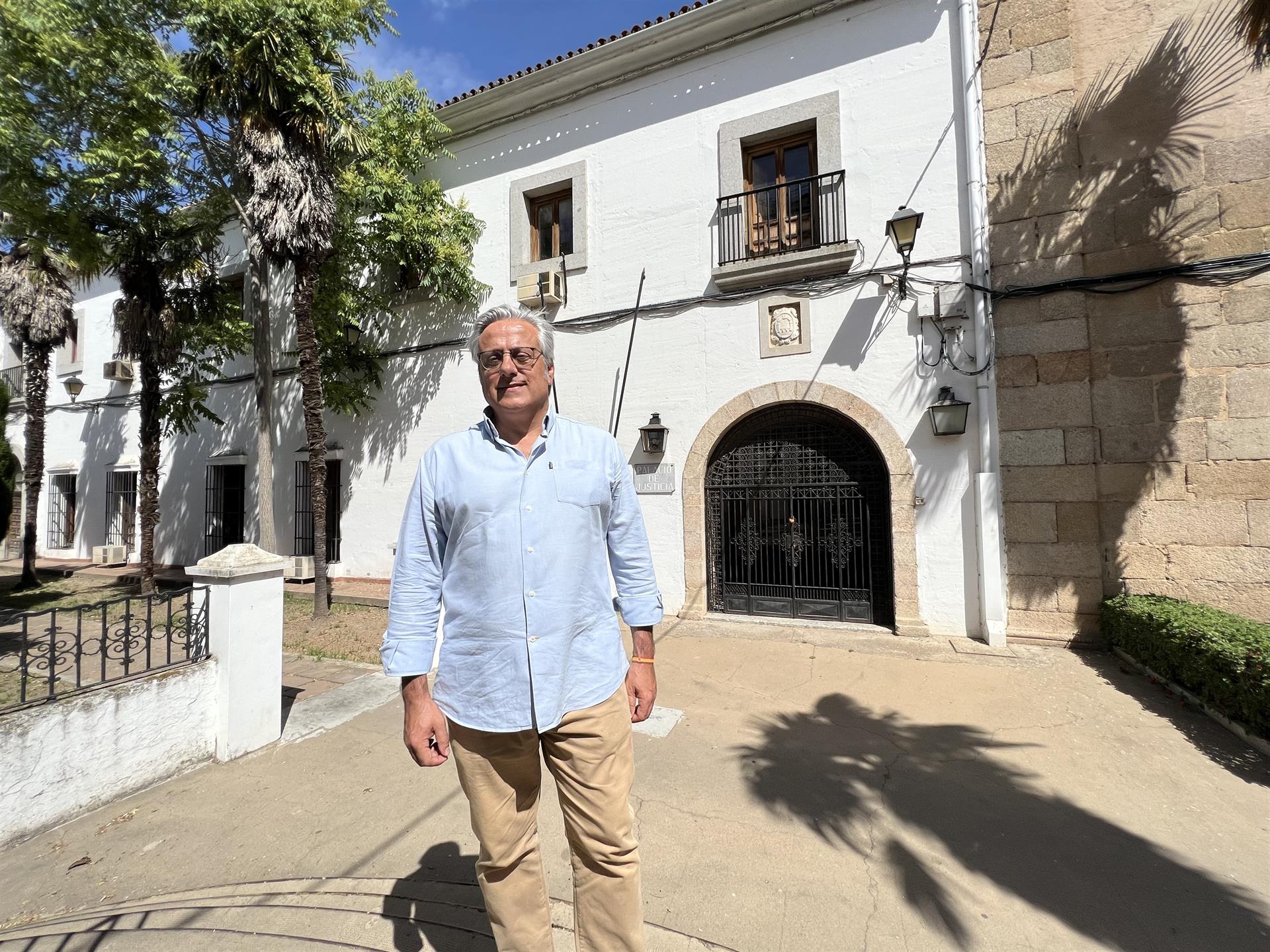 XMérida entiende el "enfado" de Osuna por las inversiones en la ciudad pero recuerda que estas prácticas "no son nuevas" XMérida entiende el "enfado" de Osuna por las inversiones en la ciudad pero recuerda que estas prácticas "no son nuevas"