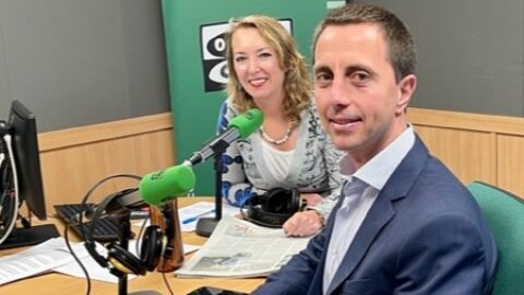 El candidato del PP al consell de Mallorca, Llorenç Galmés, es entrevistado por Elka Dimitrova antes del 28-M El candidato del PP al consell de Mallorca, Llorenç Galmés, es entrevistado por Elka Dimitrova antes del 28-M