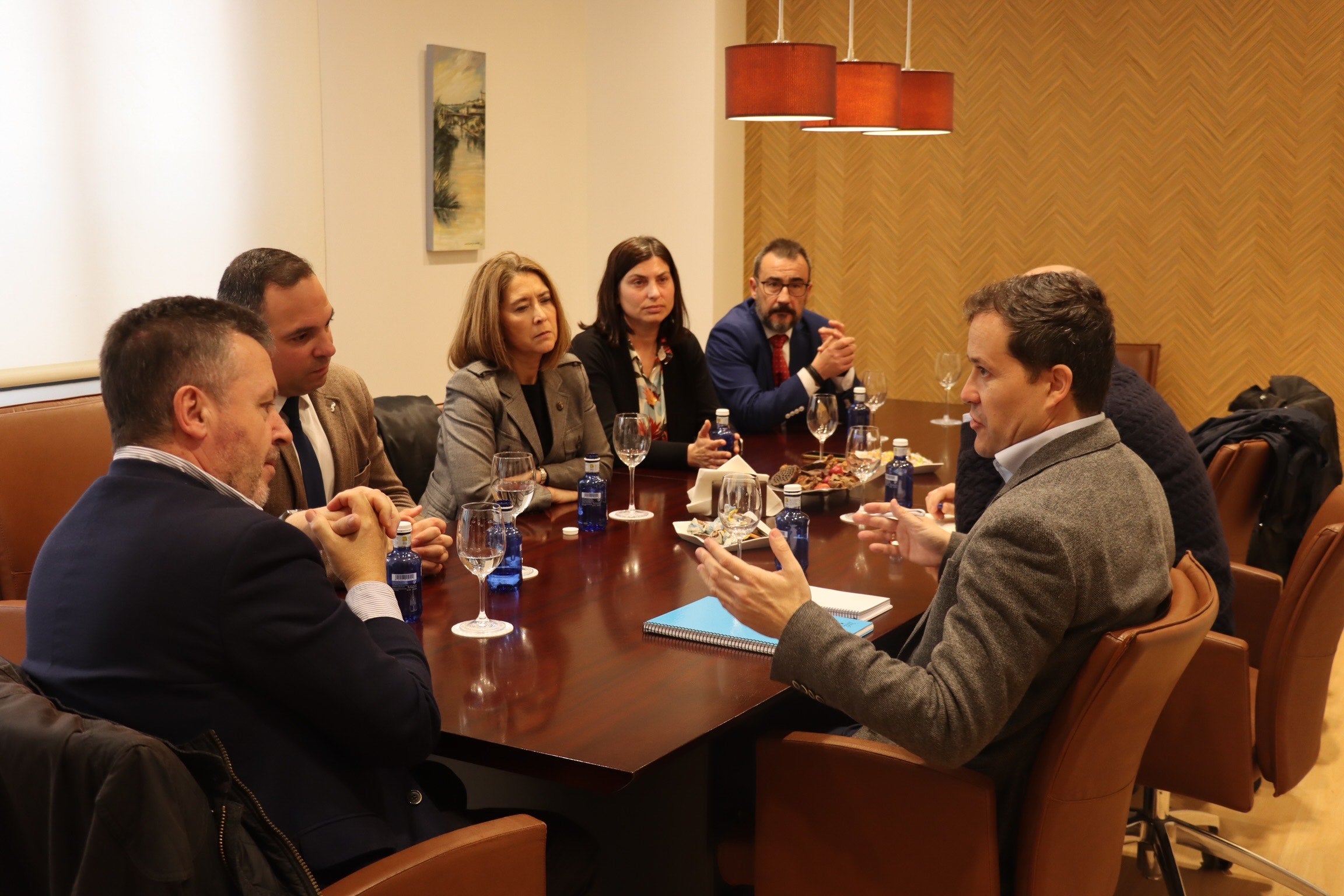 Carlos Velázquez, candidato del PP, se reúne con el Colegio de Abogados de Toledo Carlos Velázquez, candidato del PP, se reúne con el Colegio de Abogados de Toledo