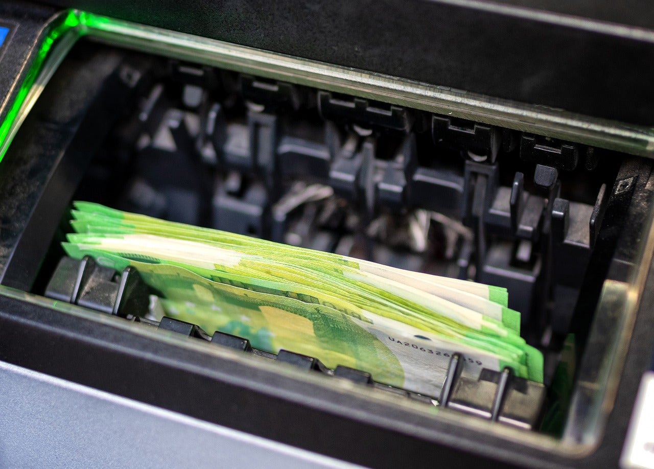 El Ingreso Mínimo Vital se estanca y sólo llega al 35% de los beneficiarios, según AIREF El Ingreso Mínimo Vital se estanca y sólo llega al 35% de los beneficiarios, según AIREF