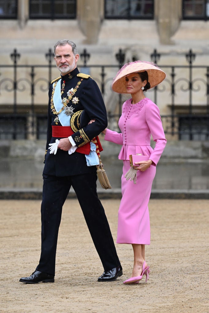 Así ha sido la llegada de Felipe VI y Letizia a la Abadía de Westminster para la coronación de Carlos III Así ha sido la llegada de Felipe VI y Letizia a la Abadía de Westminster para la coronación de Carlos III