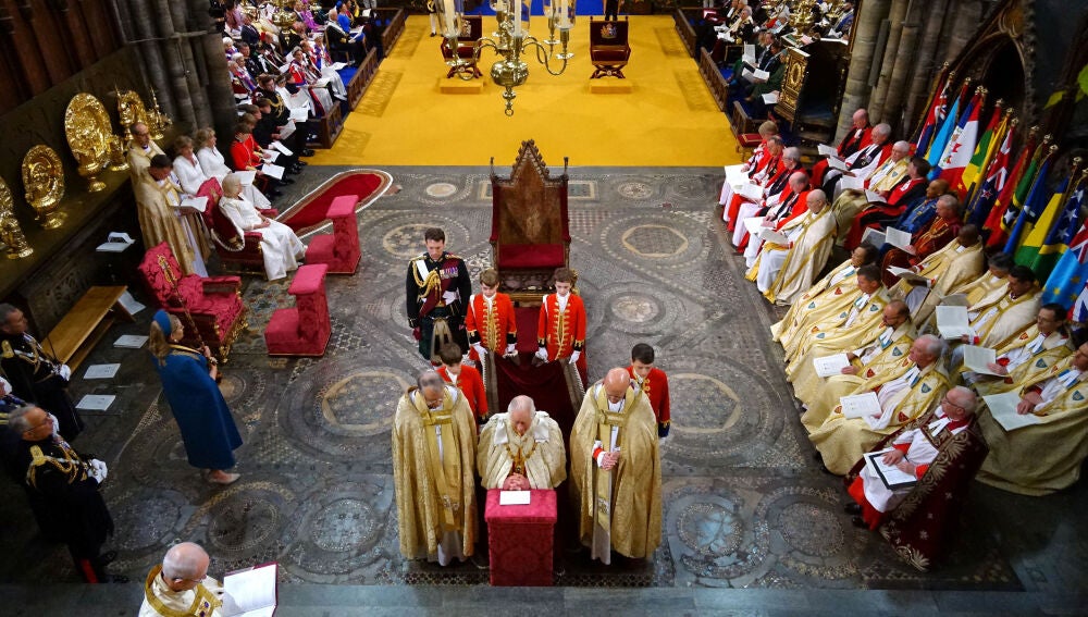 Carlos III realiza el juramento