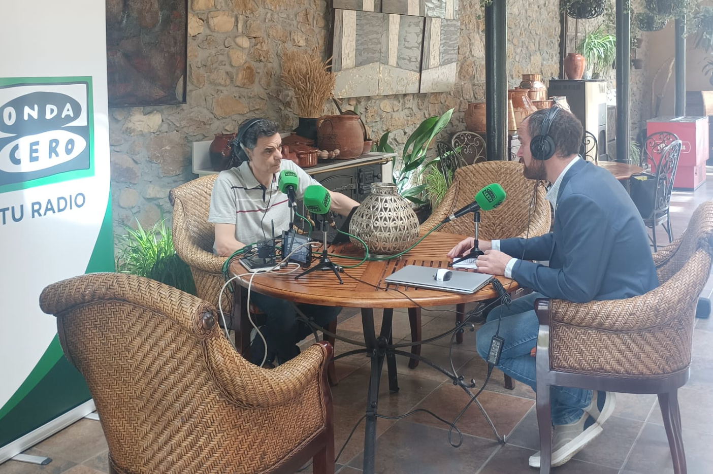 Entrevista con el alcalde de Piloña, Iván Allende, con motivo especial emitido desde Infiesto 05/05/2023 Entrevista con el alcalde de Piloña, Iván Allende, con motivo especial emitido desde Infiesto 05/05/2023