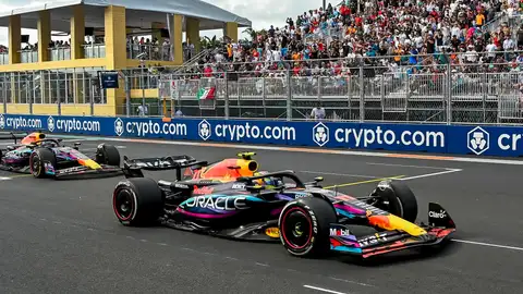 Verstappen más líder al ganar en Miami, por delante de 'Checo' y de Alonso Verstappen más líder al ganar en Miami, por delante de 'Checo' y de Alonso