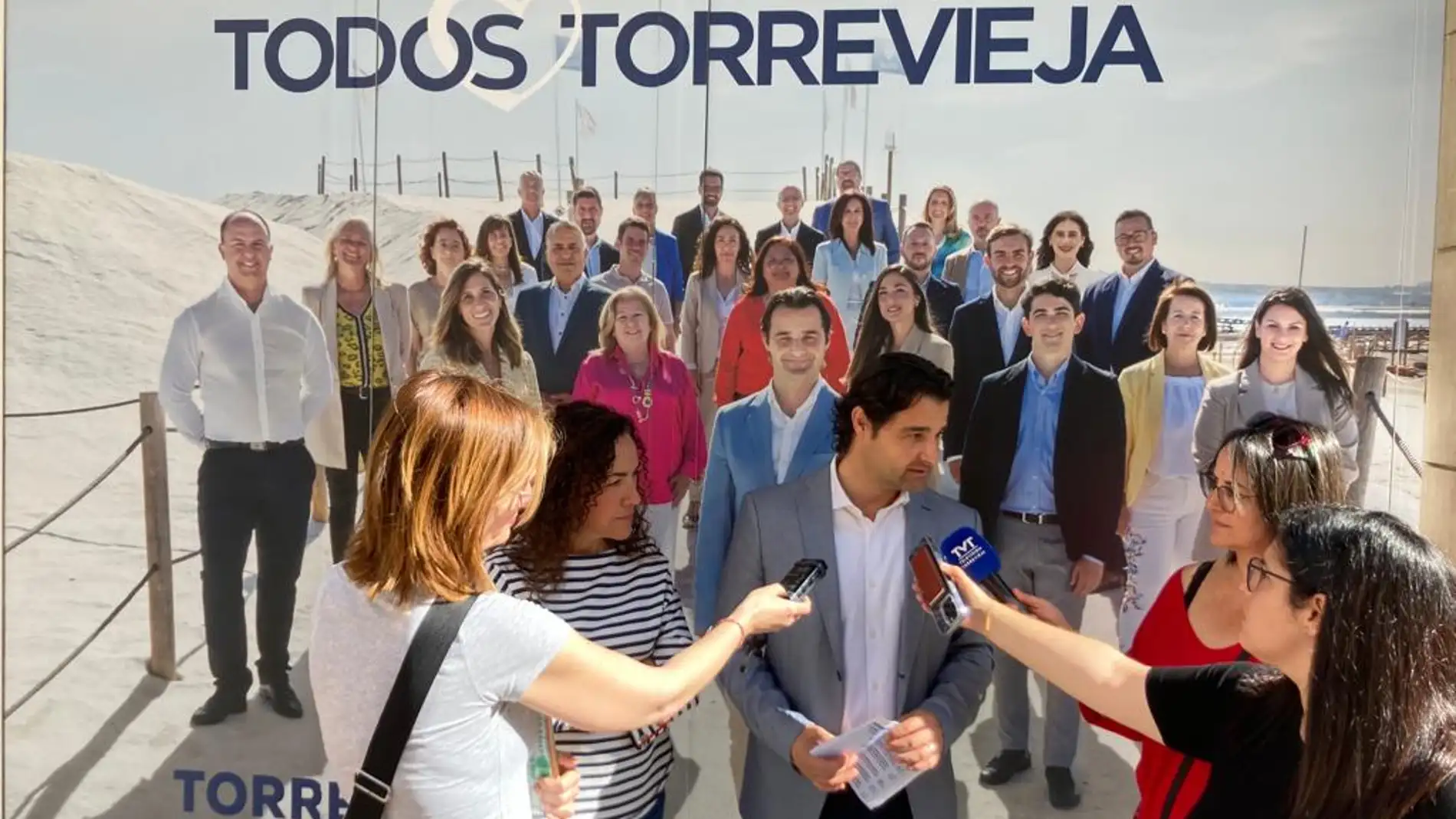 El PP de Torrevieja presenta su nueva oficina electoral para la atención ciudadana y diversos trámites
