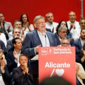  El presidente valenciano, Ximo Puig, durante un mitin