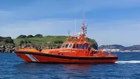 Salvamento Marítimo asiste a los tripulantes de una embarcación sueca Salvamento Marítimo asiste a los tripulantes de una embarcación sueca