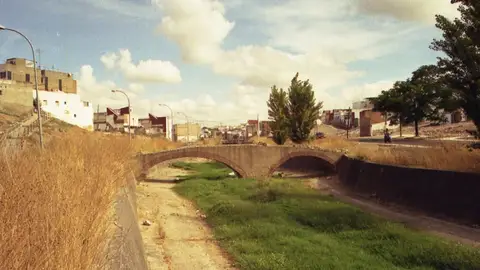 El candidato del PSOE en Badajoz plantea recuperar el puente de las Brujas, destruido en 2004 El candidato del PSOE en Badajoz plantea recuperar el puente de las Brujas, destruido en 2004