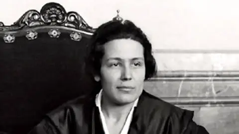 https:www.biografiasyvidas.com/biografia/k/kent.htm https:www.biografiasyvidas.com/biografia/k/kent.htm