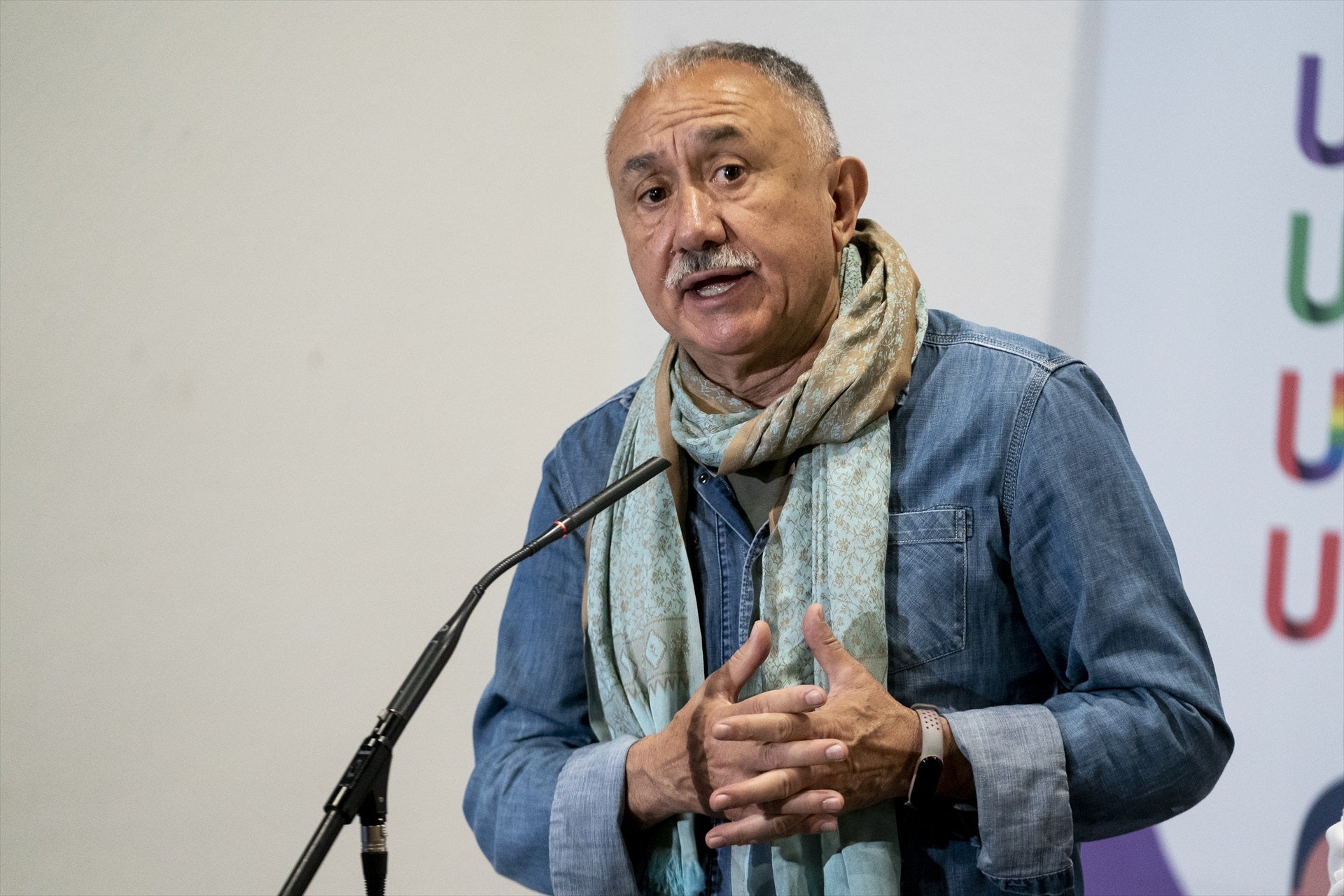 UGT ratifica el acuerdo con la CEOE para subir los salarios y CCOO lo validará este martes UGT ratifica el acuerdo con la CEOE para subir los salarios y CCOO lo validará este martes