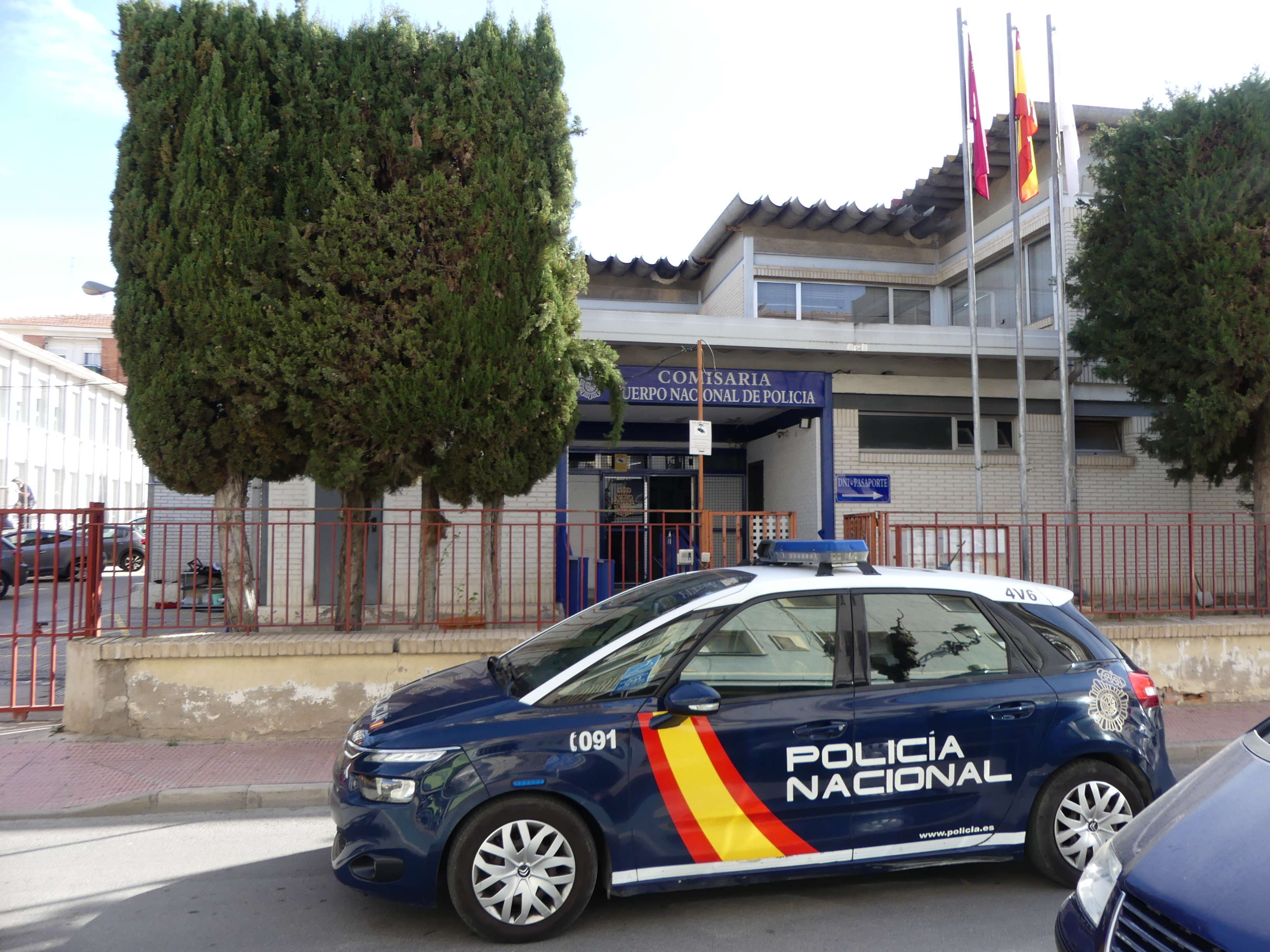 La Policía Nacional detiene a un fugitivo buscado en Honduras para ser juzgado por el homicidio de su mujer, hijo y suegra La Policía Nacional detiene a un fugitivo buscado en Honduras para ser juzgado por el homicidio de su mujer, hijo y suegra