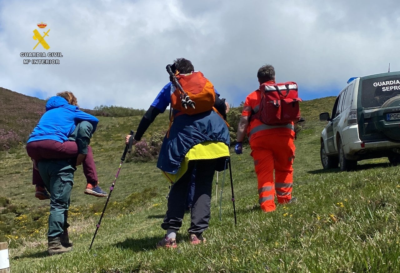 La Guardia Civil de Palencia rescata a una excursionista de 76 años en el Parque Natural Montaña Palentina La Guardia Civil de Palencia rescata a una excursionista de 76 años en el Parque Natural Montaña Palentina