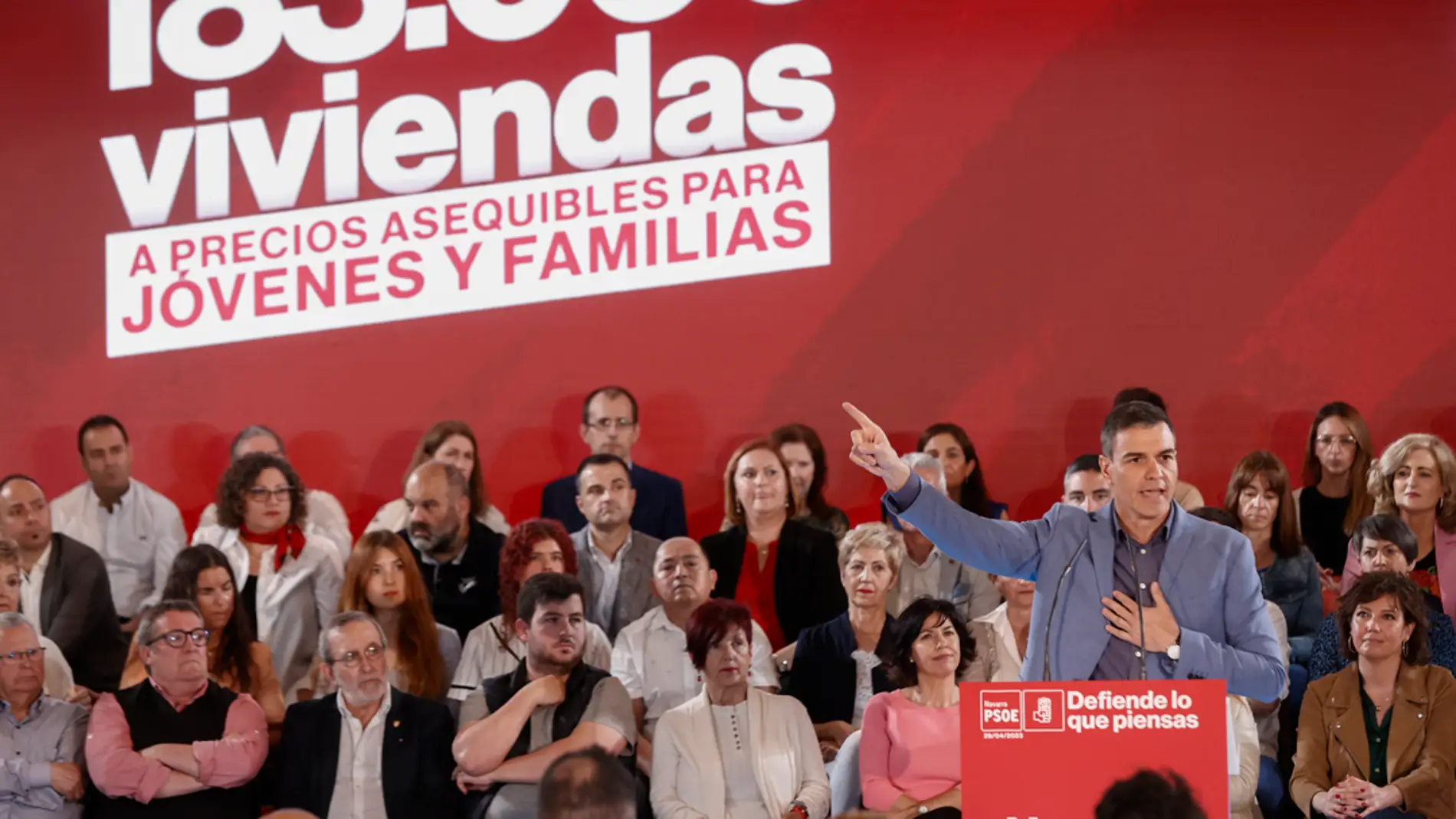El secretario general del PSOE y presidente del Gobierno, Pedro Sánchez, interviene en el acto de presentación de la candidata a la alcaldía de Pamplona, Elma Saiz.