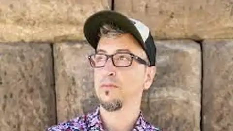 Benito Olmo. Escritor. Benito Olmo. Escritor.